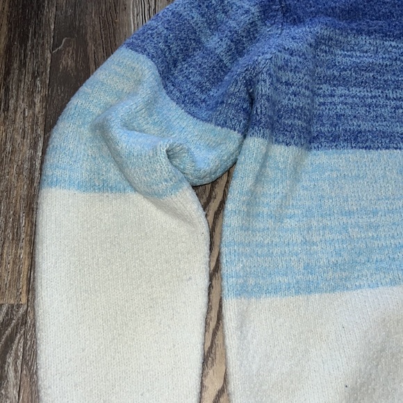 Color Block Sweater - Picture 3 of 6